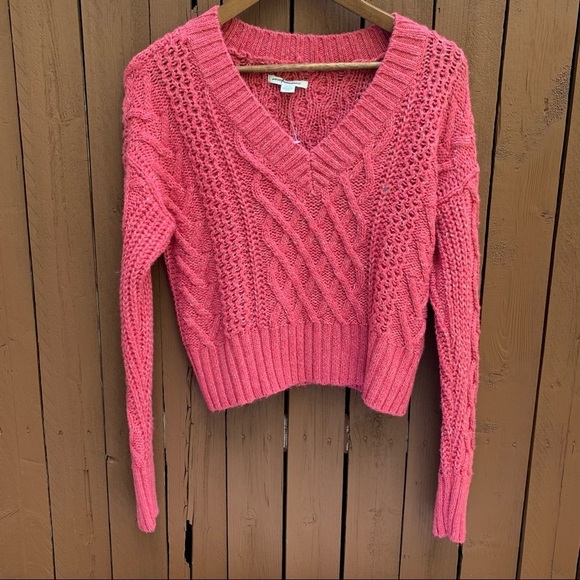 American Eagle | Rose Pink V Neck Cropped Sweater - Picture 9 of 16